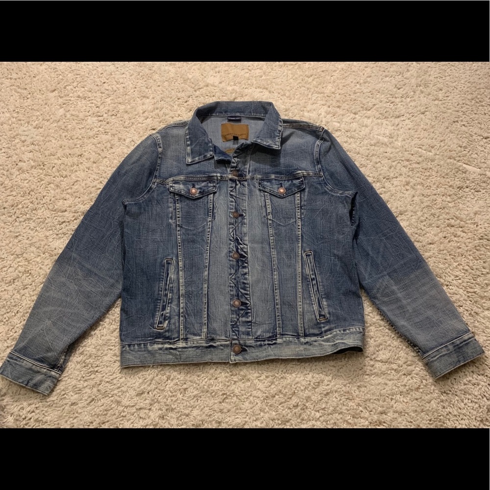 AE LIGHT WASH JEAN JACKET (Men’s) - Picture 2 of 3